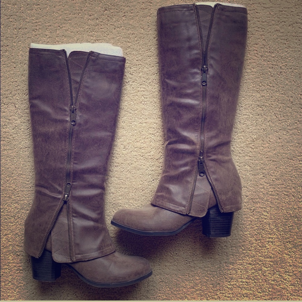 Fegalicious by Fergie double zip boots sz 8